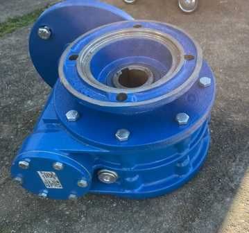 Redutor novo WEG para motor trifásico, 35 voltas minuto