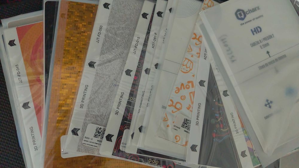 Plotter de Corte de Película de Hidrogel, Qcharx QX1 com 199 Películas