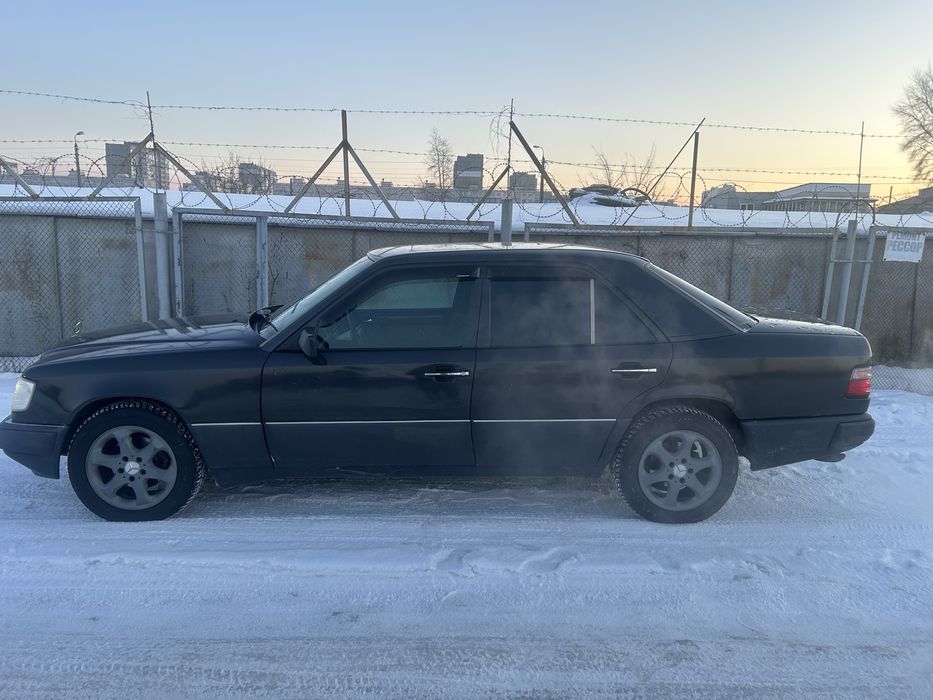 Mercedes-Benz E-Class 1994