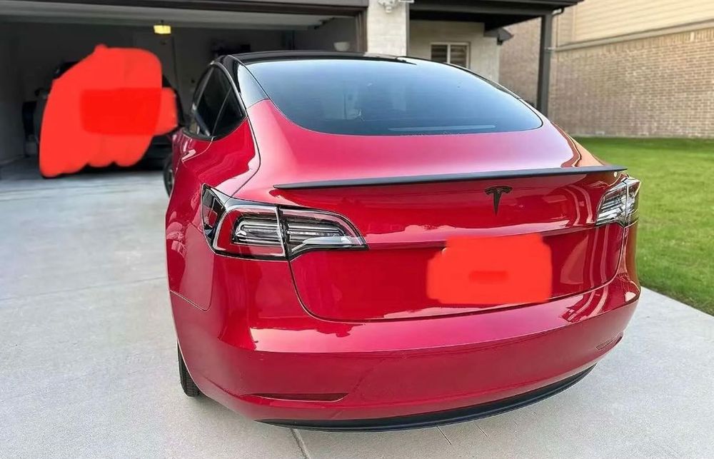 Lotka, spoiler na bagażnik. Tesla model 3