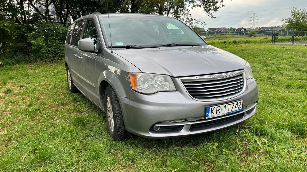 Chrysler Town & Country Sprowadzany, bezwypadkowy VIN do sprawdzenia