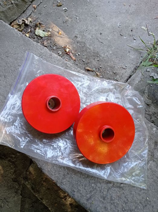 Продам проставки под задние пружины подвески  размеры на фото новые  .