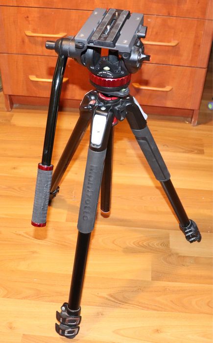 Statyw Manfrotto MT055XPRPRO3 + głowica MVH502AH