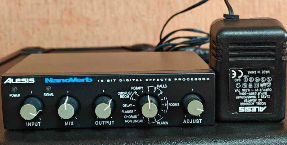 Комплект звукового оборудования BEHRINGER B1520 PRO EUROLIVE
