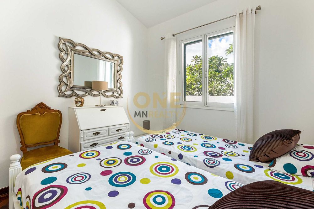 Moradia Renovada com Vista Mar e Cidade — Santa Luzia, Funchal