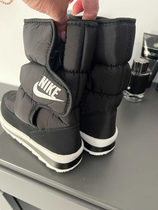 Сапоги дутики женские, черные, на липучке Найк