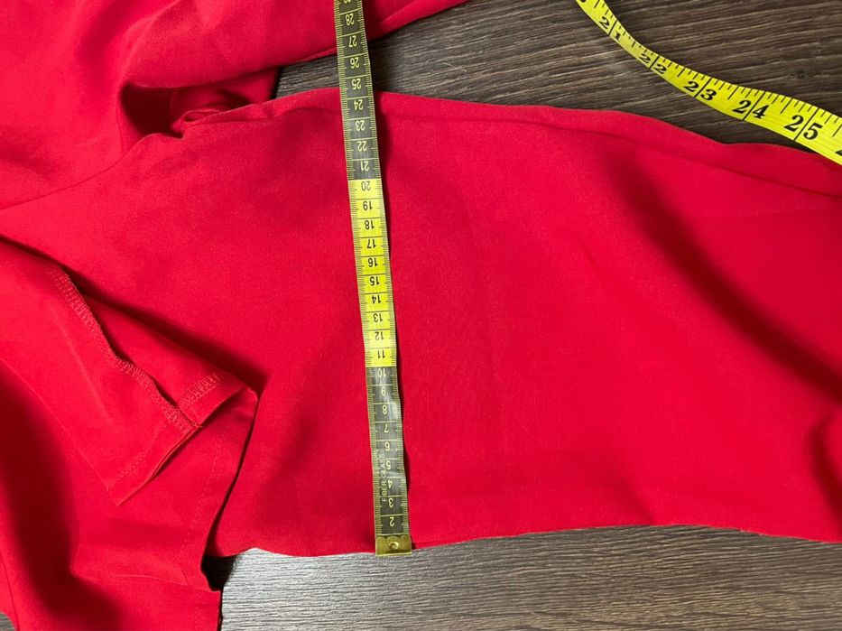 Ефектний червоний комбінезон на одне плече з одним рукавом, розмір S-M