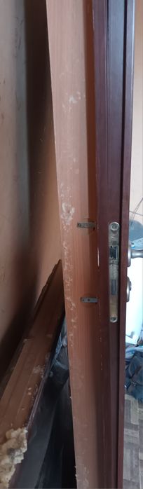 Двери в комнату, в зал, в ванную, в туалет