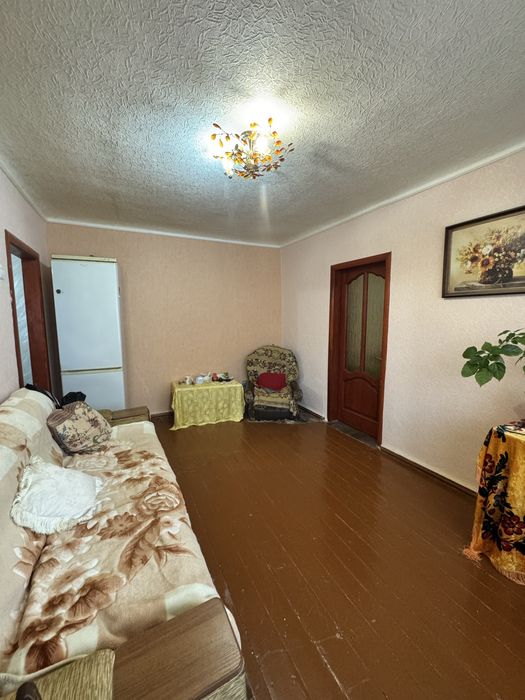 Продам 2-х кімнатну квартиру на Вокзальній вул.Курсовий п-к