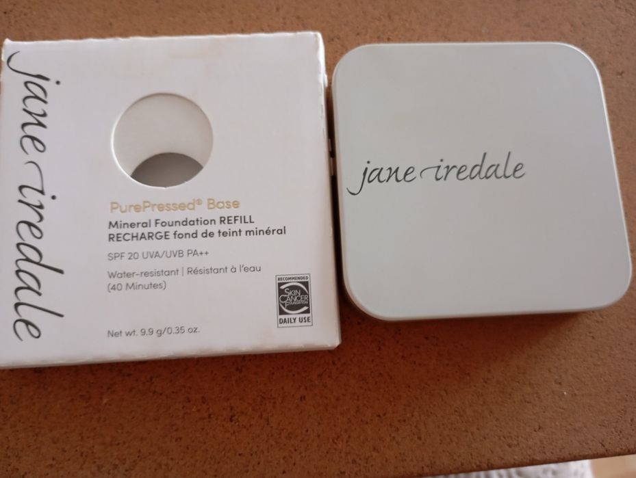 Jane Iredale mineral foundation pure pressed
