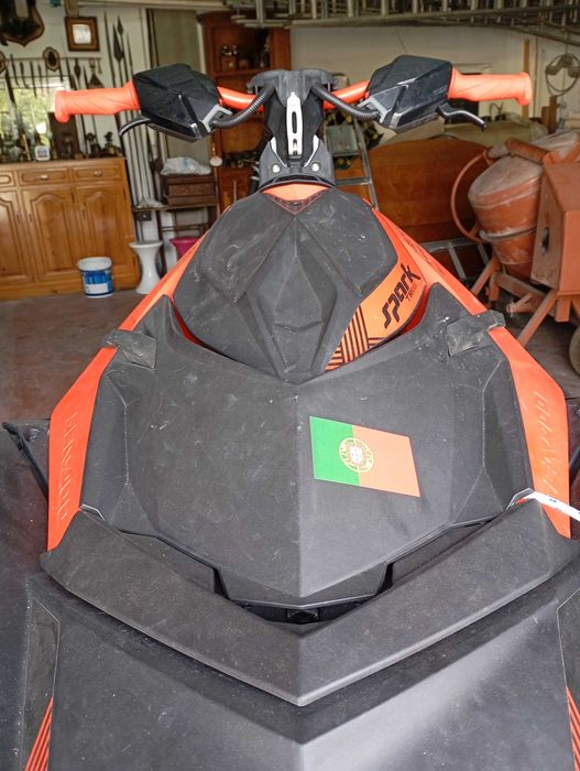 Vendo mota de água como nova