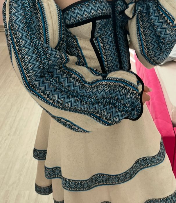 Вишитий корсет і спідниця, вишиванка з корсетом