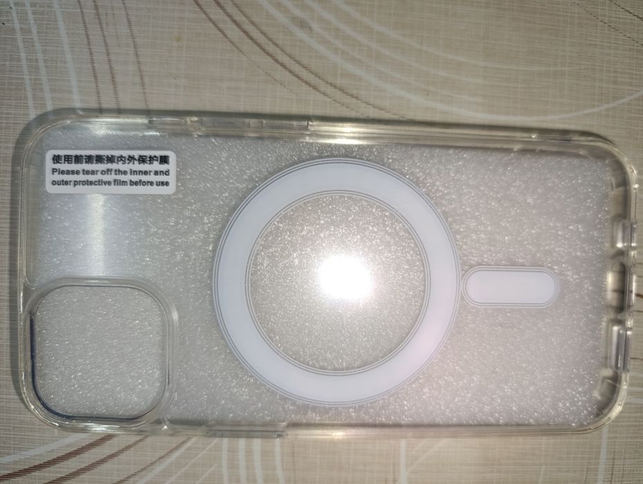 Чохол прозорий  і захисне скло , з магнітною зарядкою .. IPHONE 13