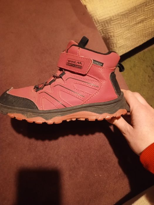 Sprzedam dziewczęce buty