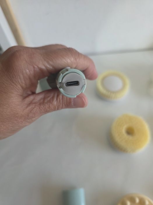 Escova de Banho Elétrica 6 em 1