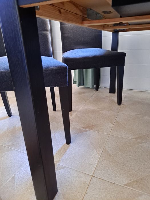 Mesa extensivel e 4 cadeiras Ikea