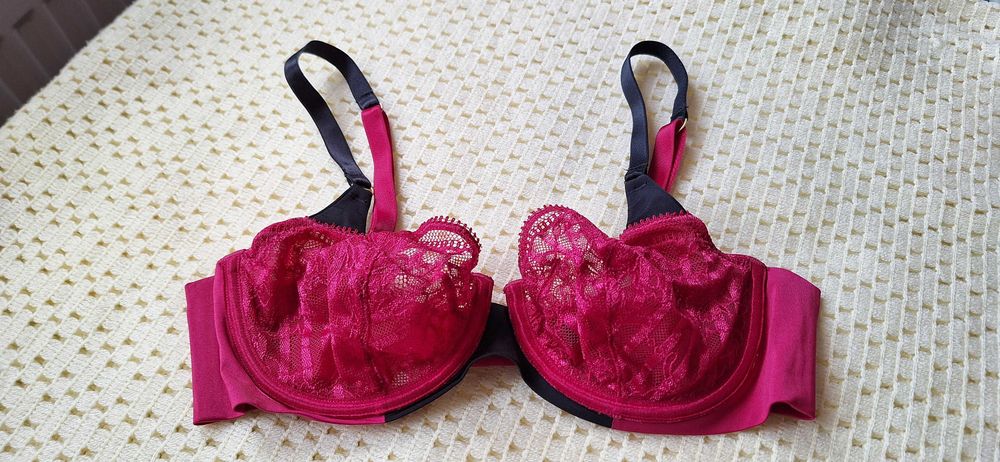 Biustonosz 70A/B Triumph koronkowy różowy piękny nowy, prezent OKAZJA!