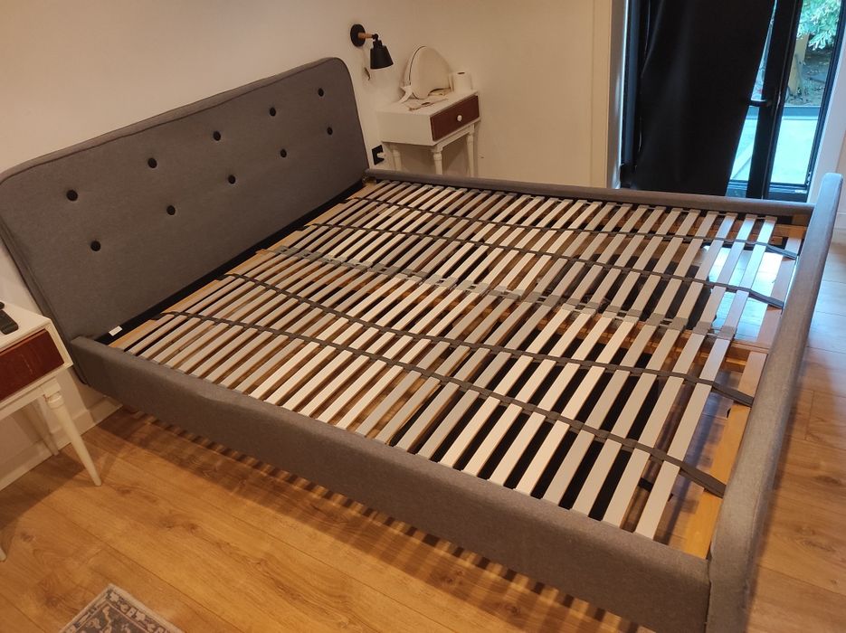 Cama de casal e Sommier com colchão