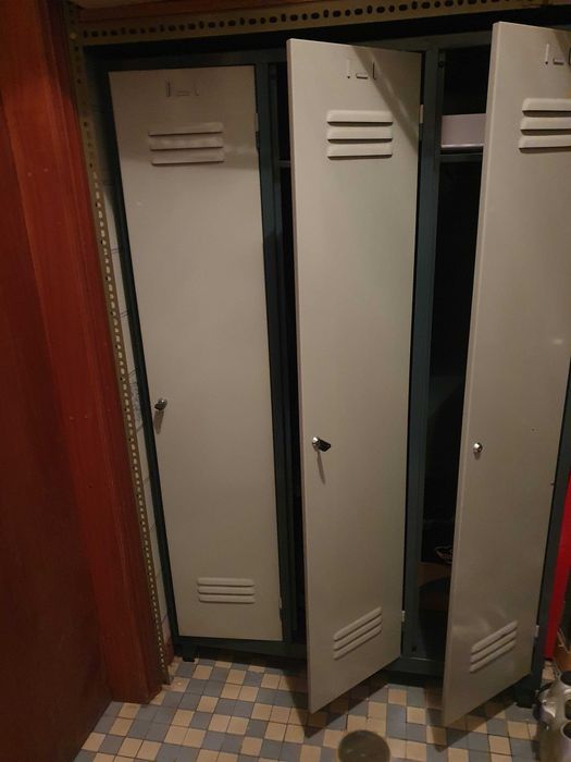 Armário Vestiario em aço cinza  2 e 3 Portas