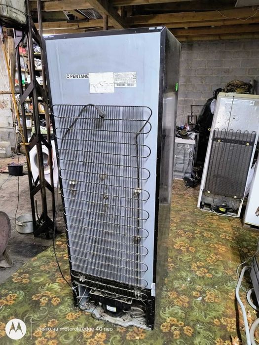 Холодильник Whirlpool ARC4020 IX — у відмінному стані