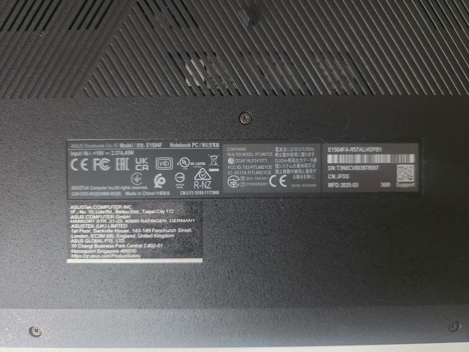 Portátil ASUS Vivobook Go 14 E1404F (14'' - AMD Ryzen 5 7520U - RAM: 8 GB - 512 GB SSD - AMD Radeon Graphics)