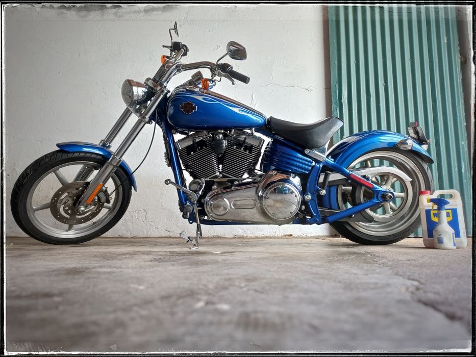 Harley Davidson FXCWC Rocker C (3 mil quilómetros)