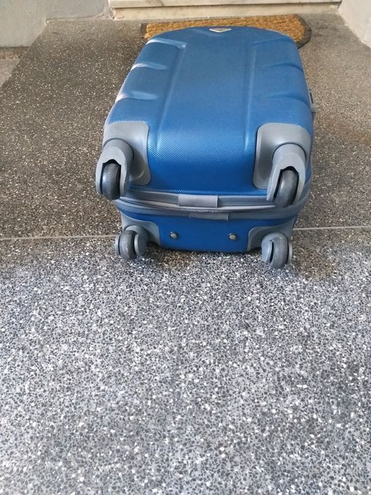 Mala de viagem rígida de cabine com 50  33 24 cm  20€ TM 961668672