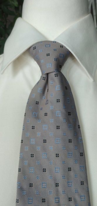 Śliczny, elegancki krawat