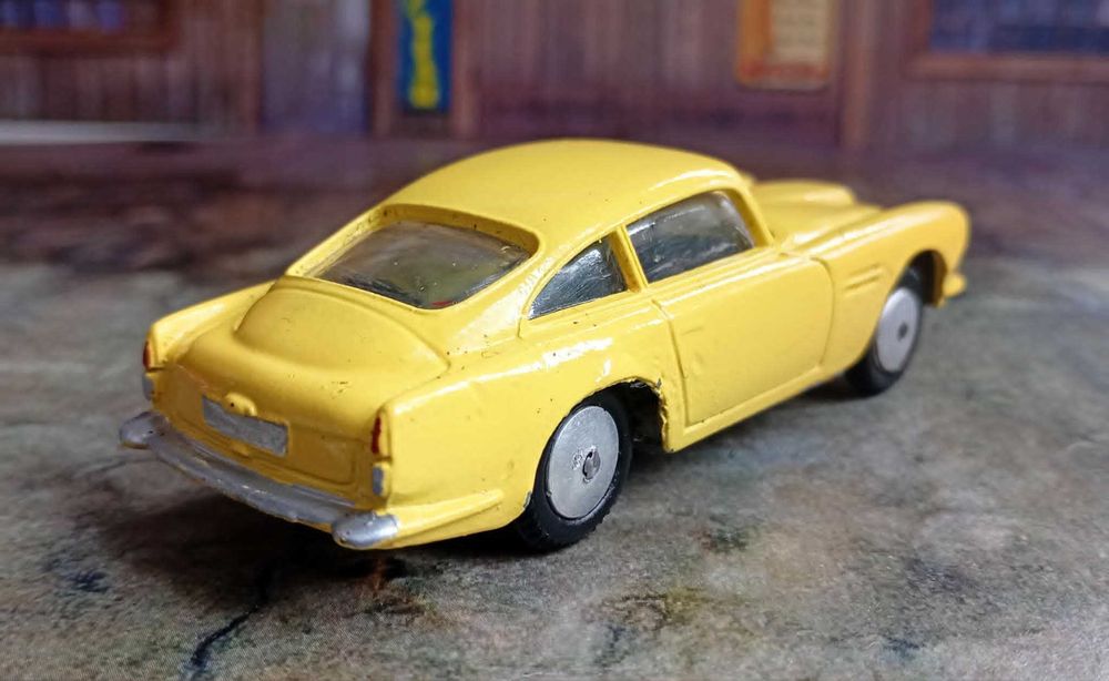Aston Martin D.B.4 Corgi Toys escala 1/43, 1959