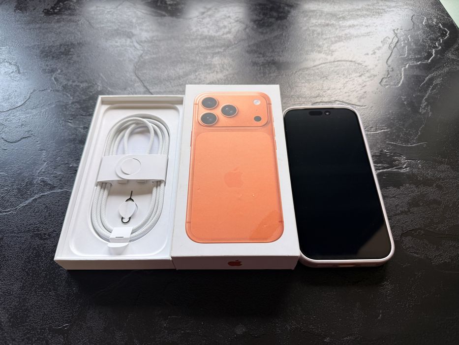 iPhone 17 Pro 256GB Cosmic Orange