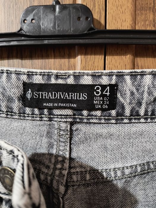 Spodnie damskie Stradivarius