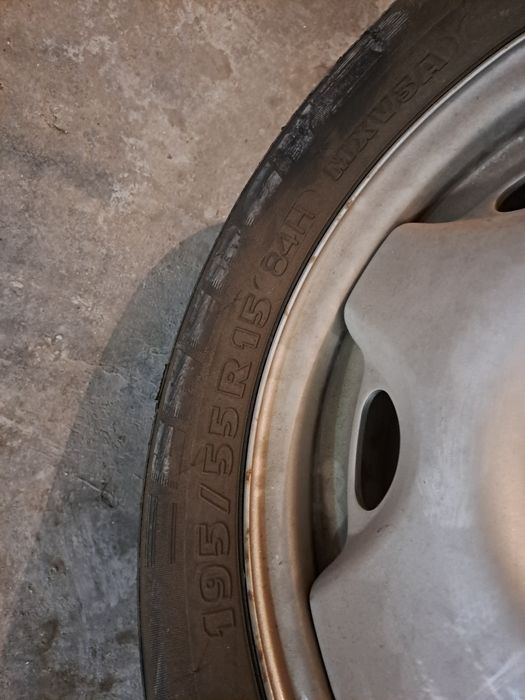 Jante com pneu 15"
