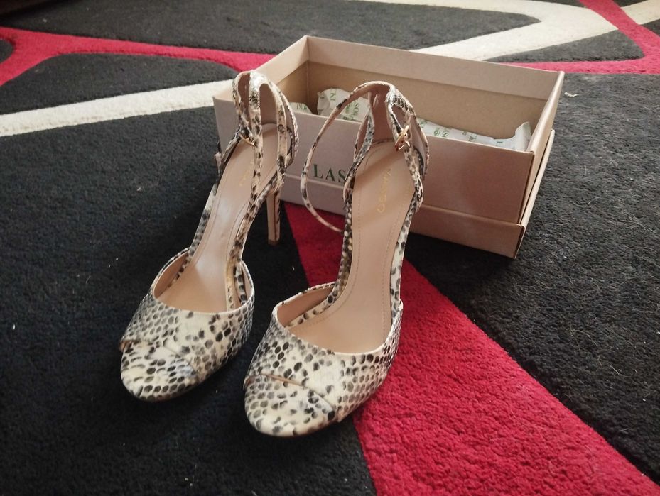 Buty na obcasach