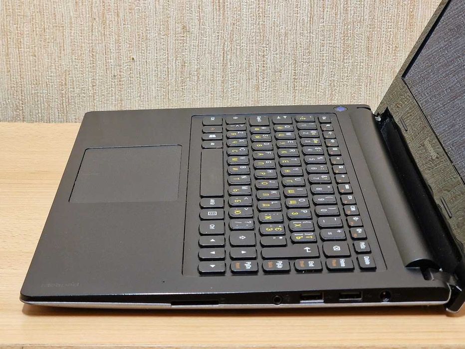 Сучасний ноутбук Lenovo IdeaPad S300 Grey чотирьох ядерний Intel Core i3-3227U RAM 4Gb HDD 500Gb Батарея 7 годин (нова батарея)