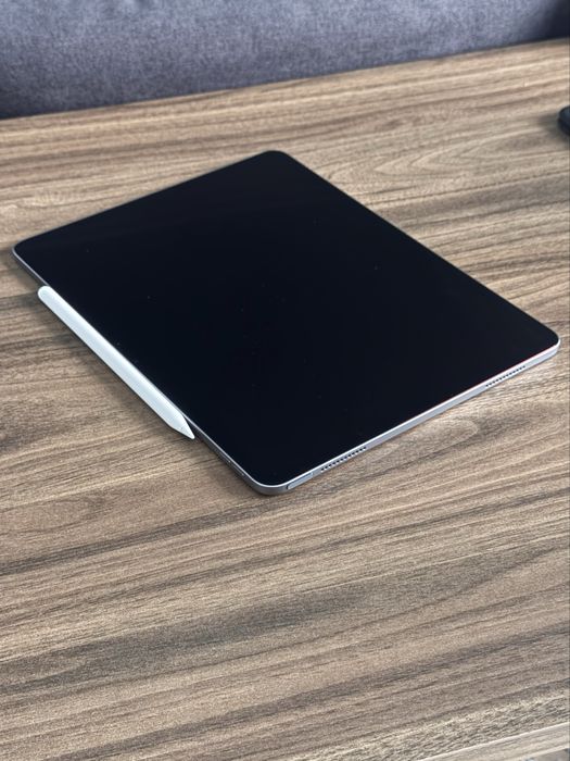 iPad Air 13” M2 256GB + Apple Pencil Pro + Capa