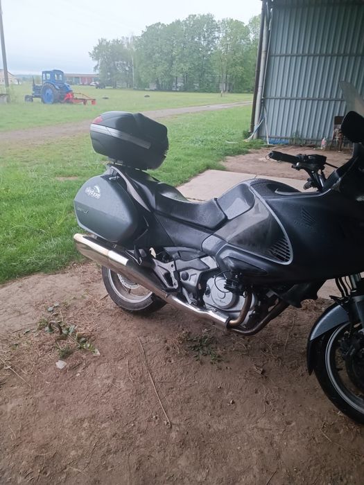 Honda deauville 700