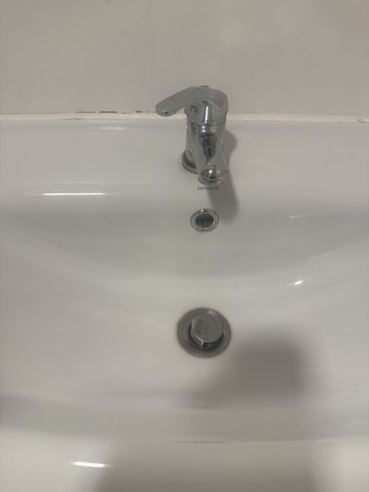 Sprzedam umywalkę z szafką