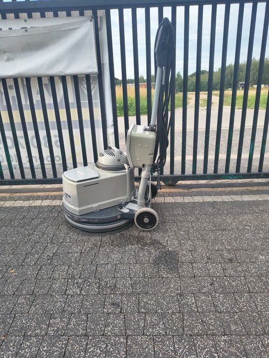 Szorowarka jedno tarczowa NILFISK 545 odkurzacz Gwarancja.