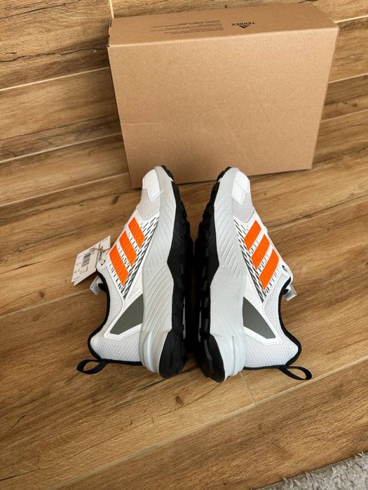 adidas tracefinder - купить кроссовки мужские - Цена на OLX.ua