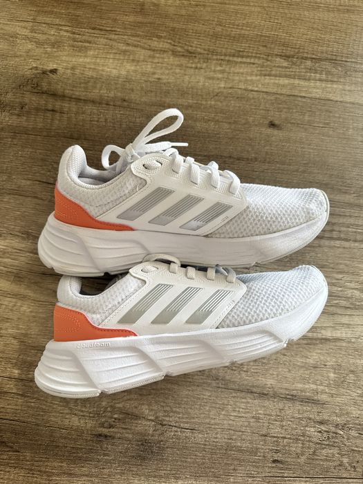 Кросівки Adidas адідас