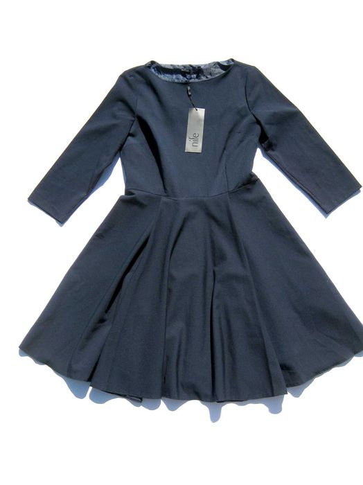 Деловое тёмно синее расклешённое платье с рукавом бренд Nife Польша М