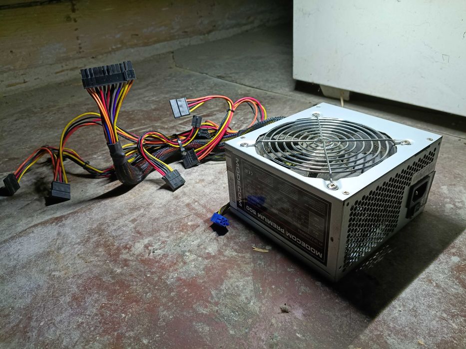 Podzespoły komputera, różne.