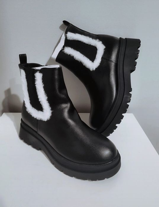 Czarne / botki /  zimowe / ocieplane / botki / 40 /
