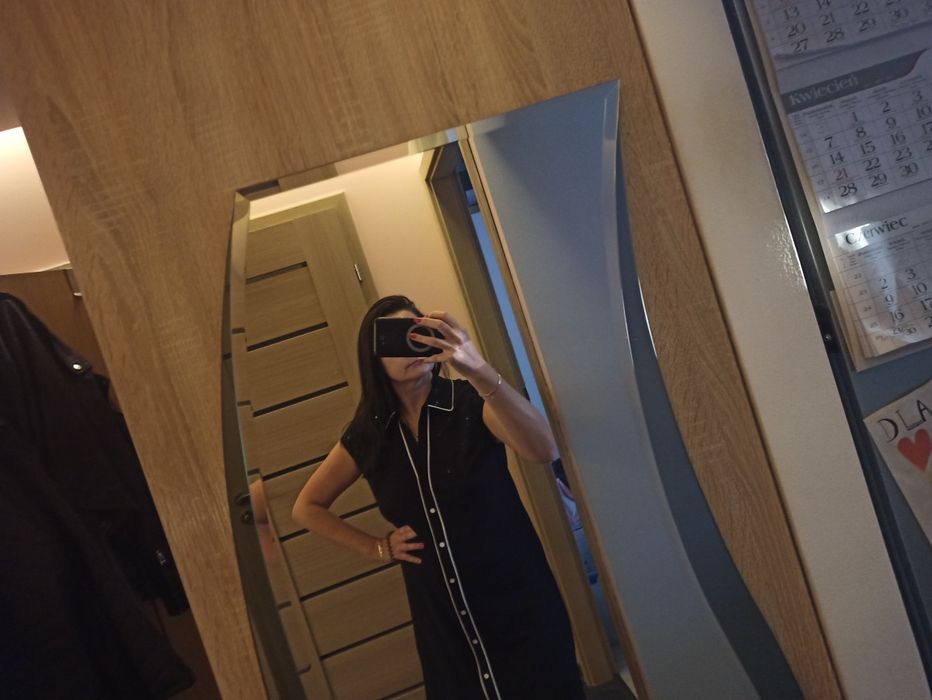 Sukienka Mohito rozmiar L prosty krój Nowa