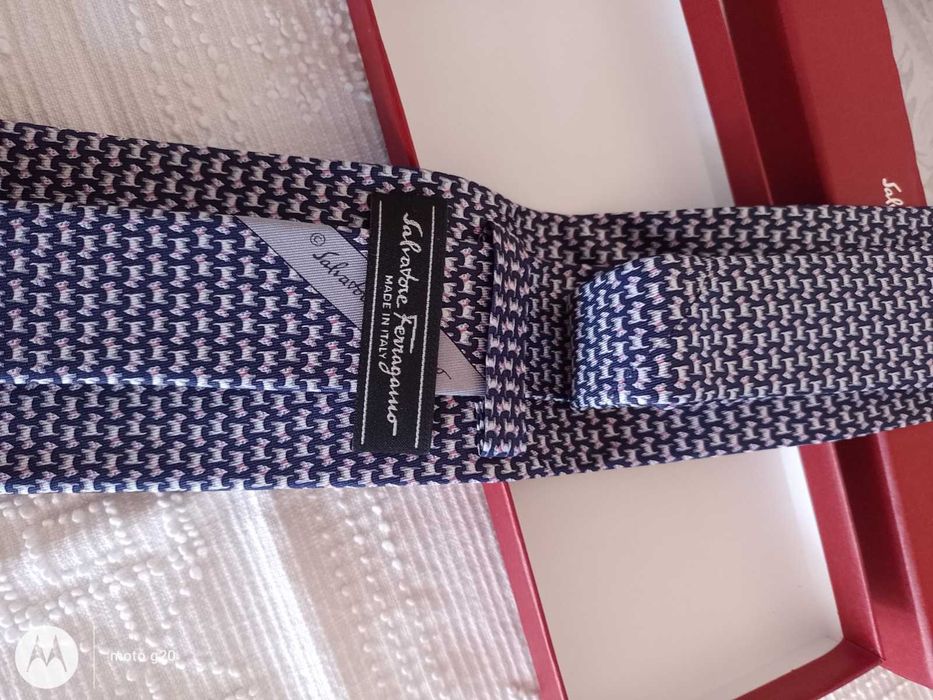 Linda gravata de seda - Salvatore Ferragamo