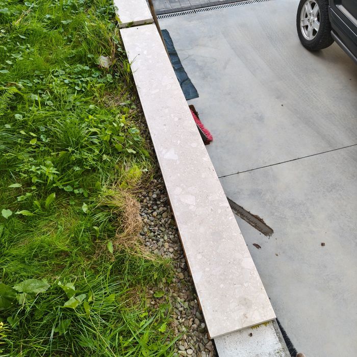 Parapet kamienny