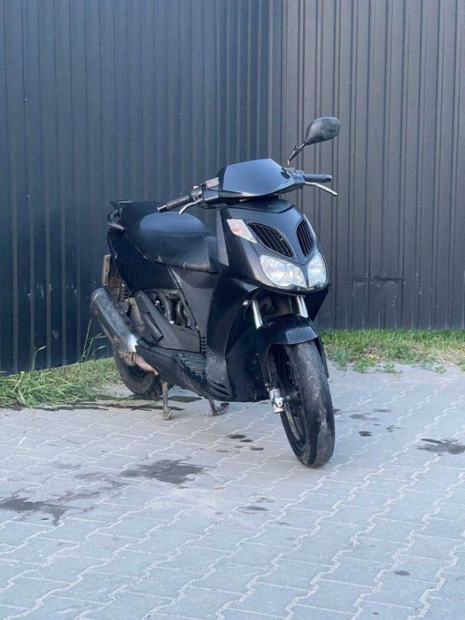 Продам aprilia sport city 200