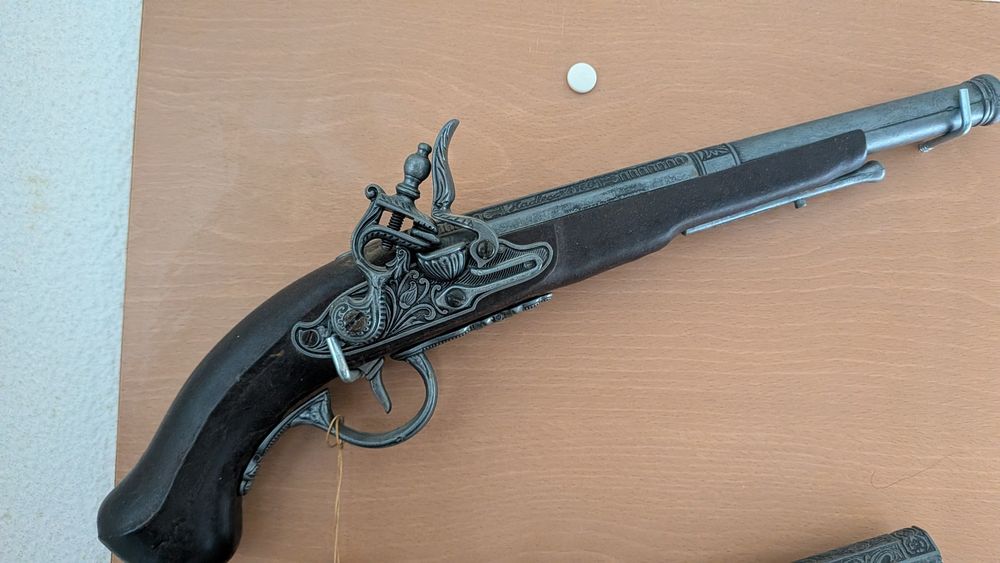 Pistolas decorativas