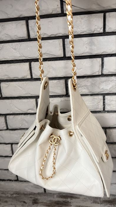 Жіноча сумка Chanel 25 Small White Caviar Leather Premium