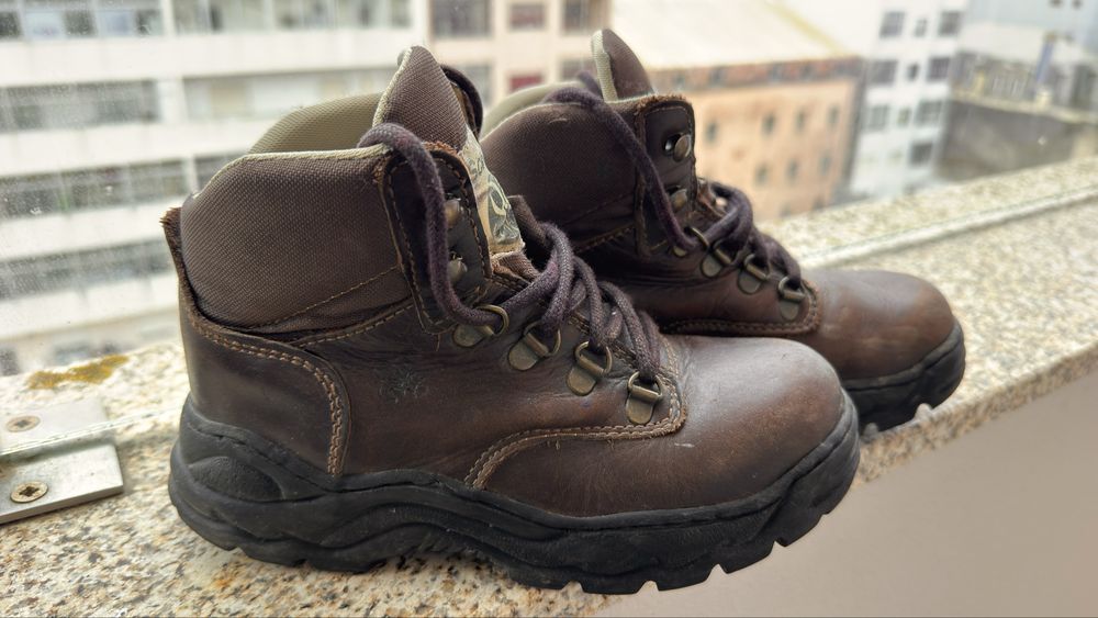 Botas ESCUTEIRO 34 e 35